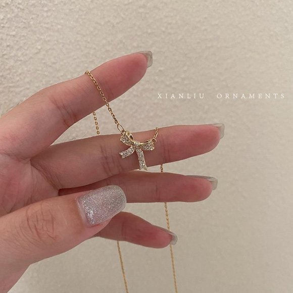 New 18k gold bow Pendant necklace - Picture 2 of 4